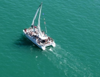  Tourist boat trip